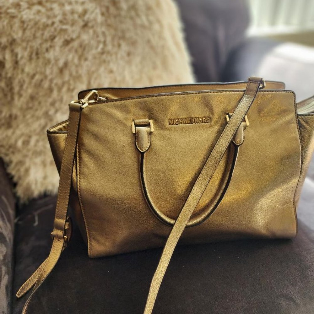 Michael Kors Leather (gold) Selma (Tote)